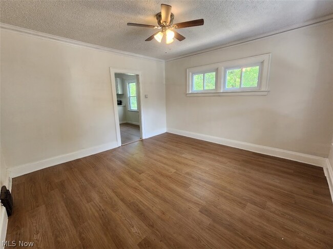 Building Photo - 12905 Watterson Ave