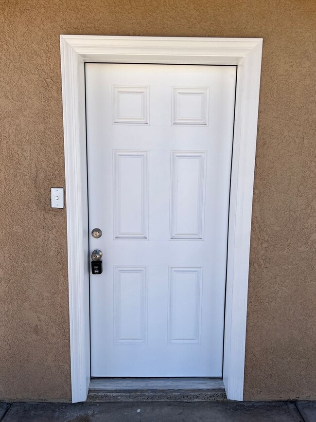 Building Photo - Two Bedroom San Luis Home with Fenced Back Yard