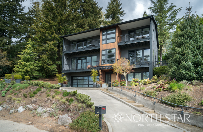 Building Photo - Stunning Modern Luxury in Southwest Hills