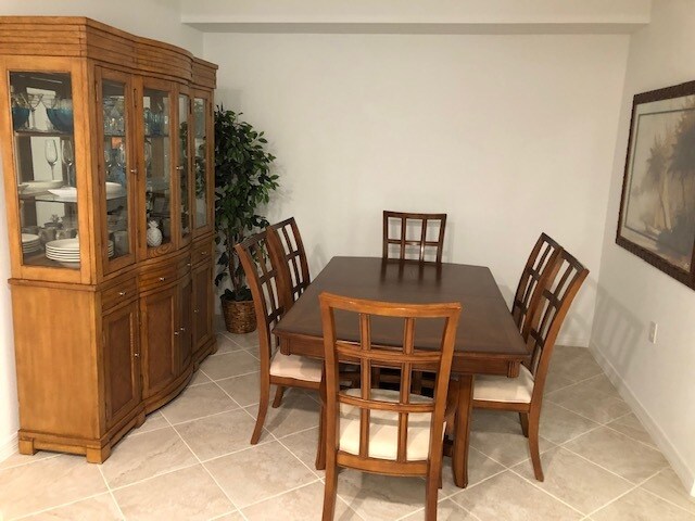 Dining Room - 43050 Greenway Blvd
