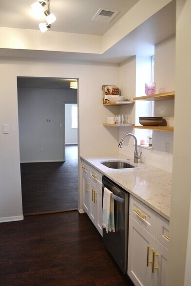 Building Photo - 2611 Larkins Way