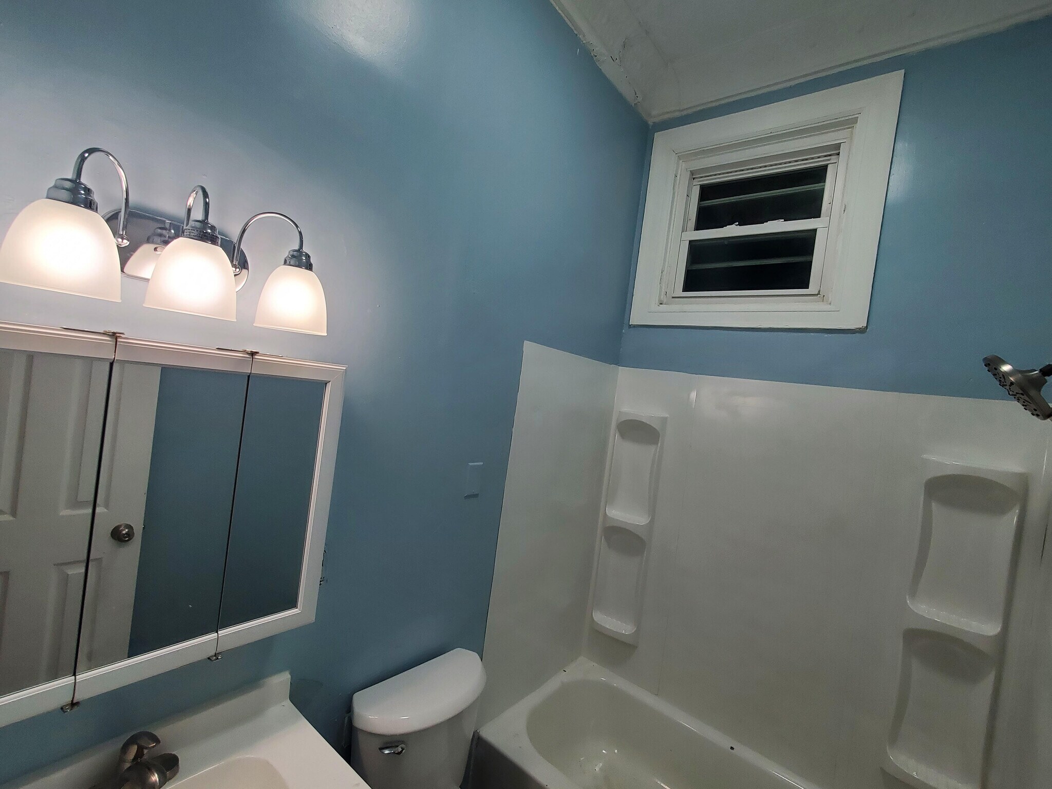 Building Photo - 552 Larimer Ave