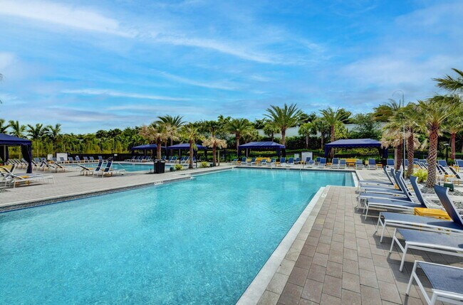 Building Photo - 17112 Aquavera Way