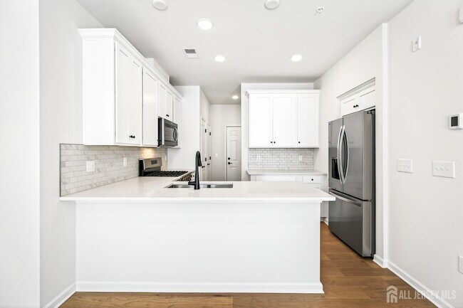 Building Photo - 507 Sadie Cir