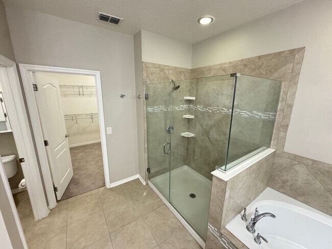 Building Photo - $300 off of a month of rent!! Experience the Epitome of Lakeside Luxury Living — For Rent in Narc...