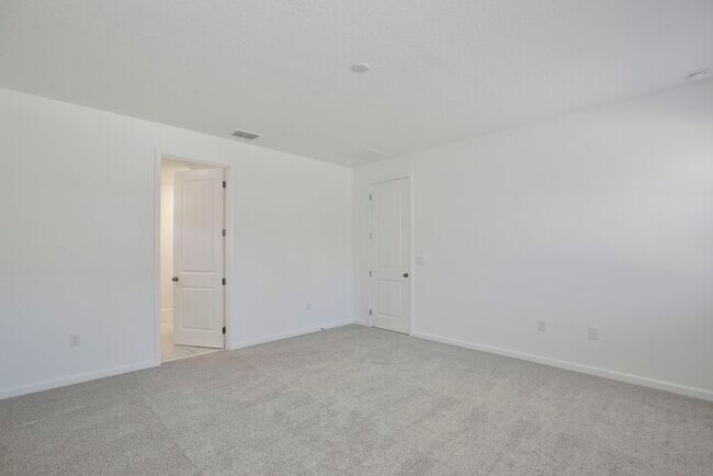 Building Photo - Thoughtfully Designed 4/3 Home with Premium Upgrades and 2 Car Garage! Available Now!