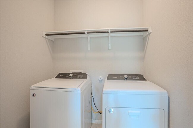 Building Photo - 120 Caney Cv