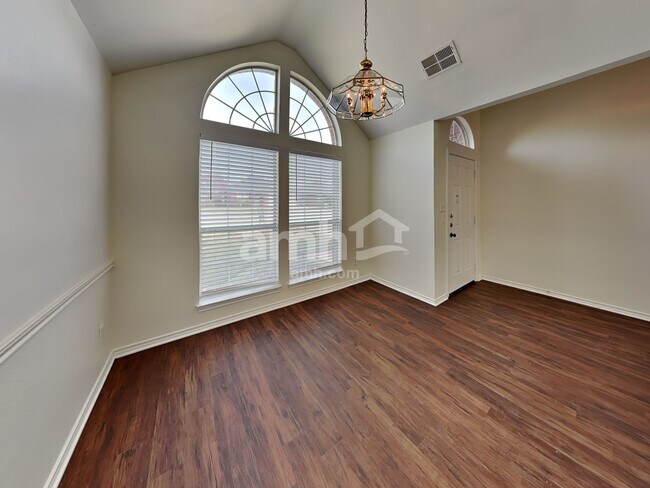 Building Photo - 1204 Buehler Ct