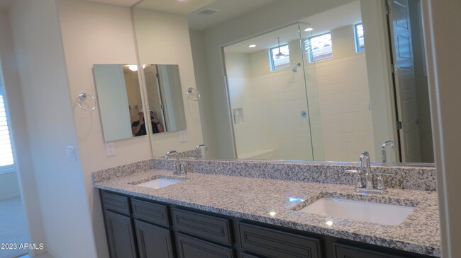 Building Photo - 5862 N 86th Dr