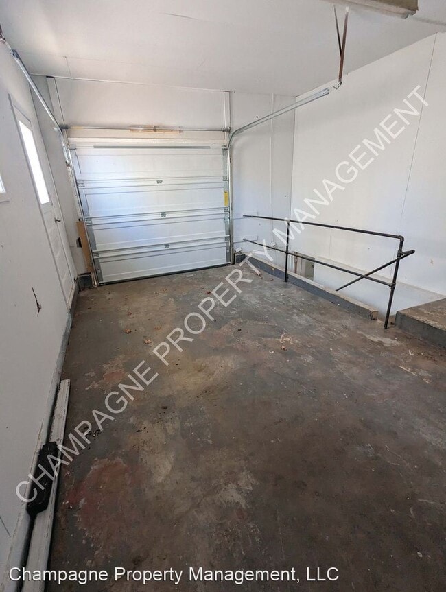 Building Photo - 3 br, 1 bath House - 5806 Fairlane Dr.