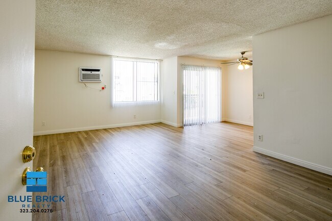 Building Photo - 5452 Corteen Pl