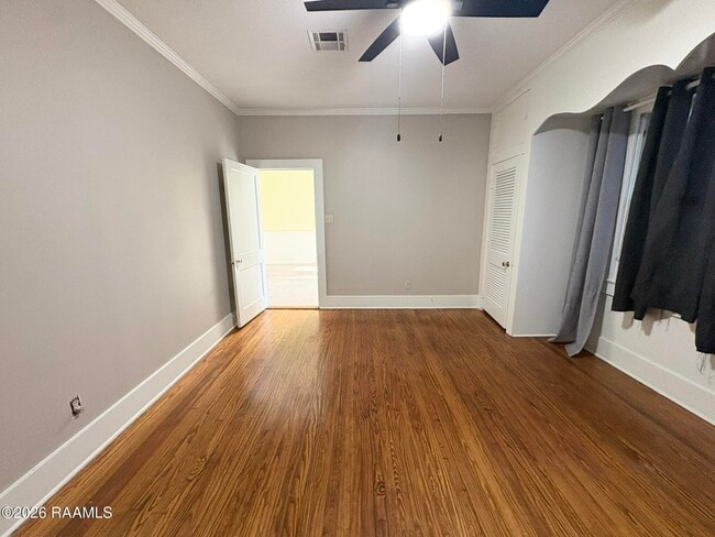 Building Photo - 208 St Anne St