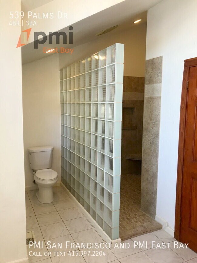 Building Photo - 539 Palms Dr