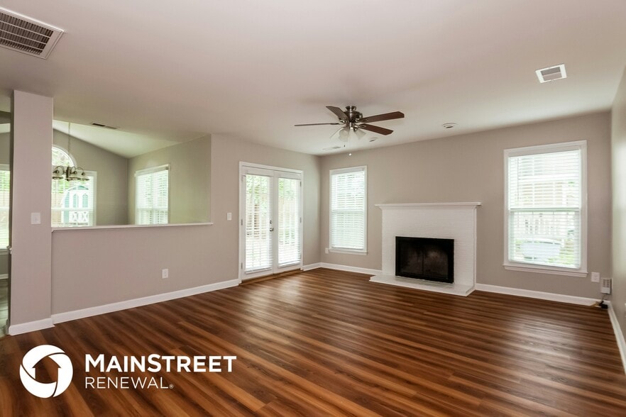 Building Photo - 2316 Torrington Ln