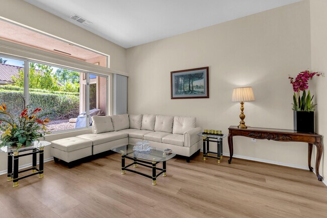 Building Photo - 37468 Westridge Ave