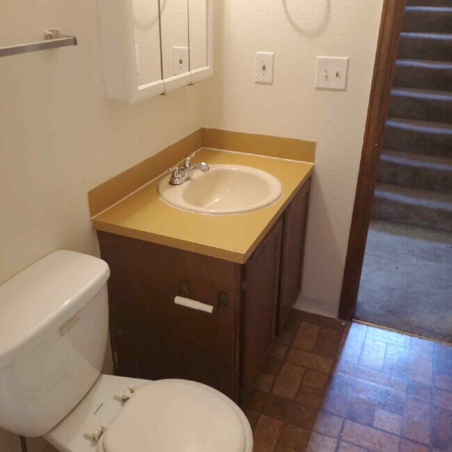 Building Photo - 1319 Glen Haven Dr