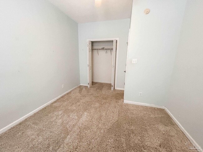 Building Photo - 1192 Longwood Dr