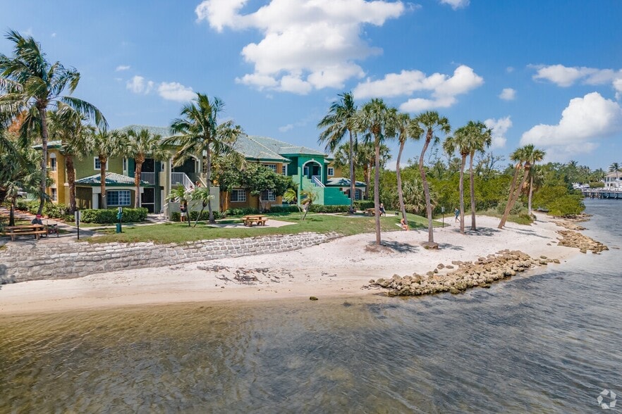 Building Photo - Sanctuary Cove Apartments
