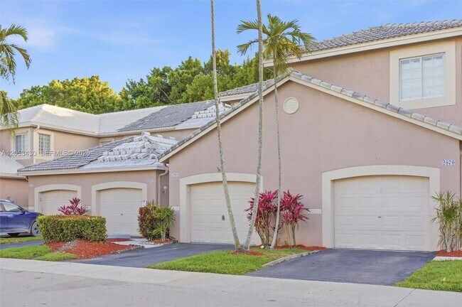 Building Photo - 2066 Madeira Dr