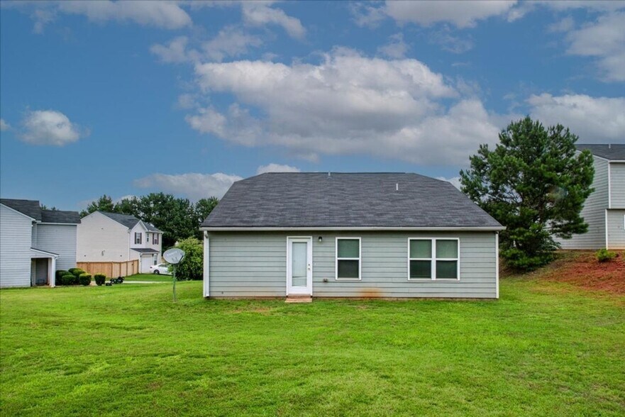 Building Photo - 1715 Cheryl Ln