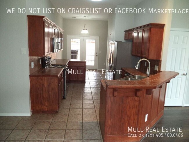 Building Photo - 5404 SE 80th-