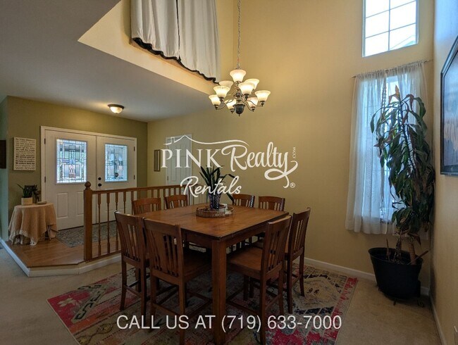 Building Photo - 8560 Avens Cir