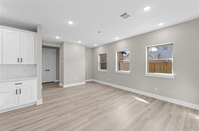 Building Photo - 2614 Martinas Ct