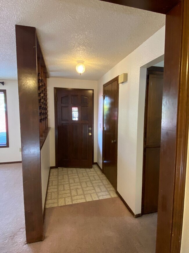 Building Photo - Spacious 3 bedroom 2 Bath Home in SE Corvallis