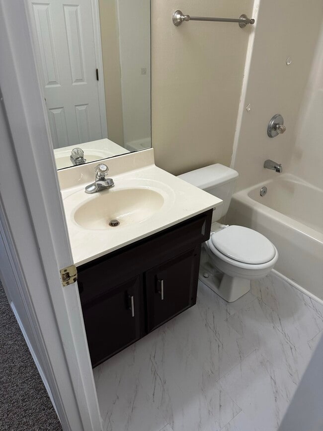 Building Photo - 1021 Excel Ct