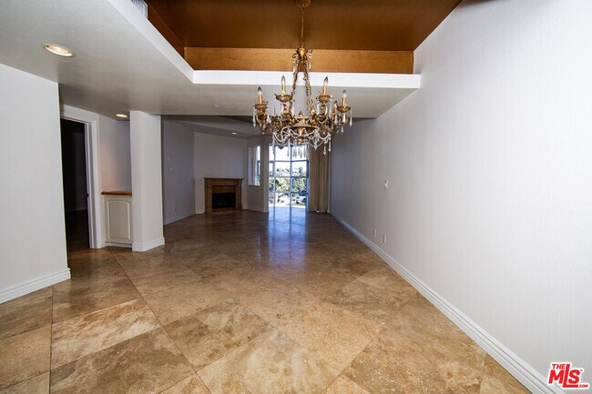 Building Photo - 171 N Church Ln