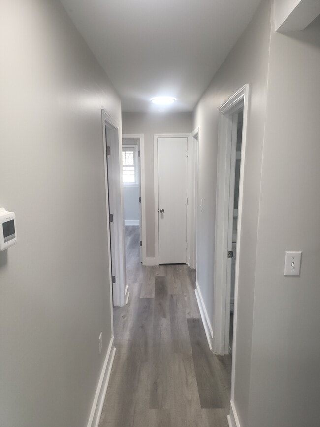 Building Photo - 530 N Main St