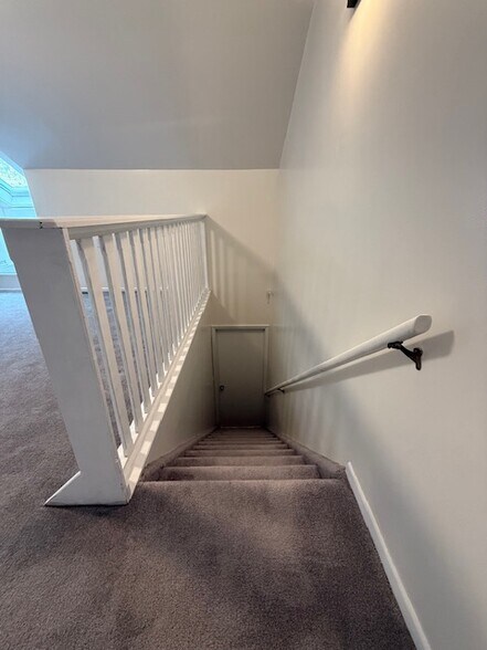 Building Photo - 9 Brentmore Dr