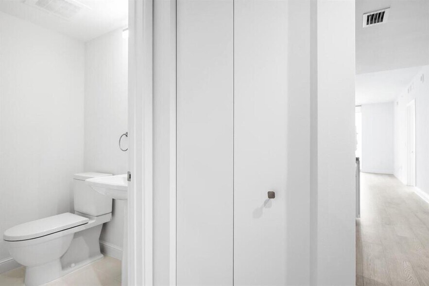 Building Photo - 185 SW 7th St