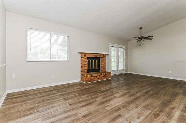 Building Photo - 1517 Colony Ave