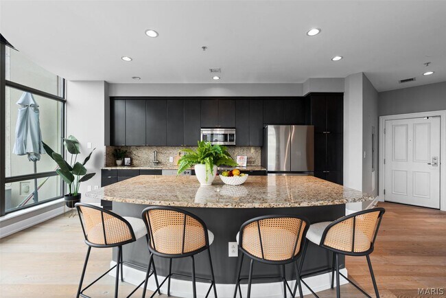 Building Photo - 4909 Laclede Ave