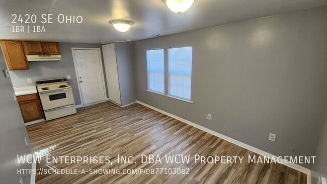 Building Photo - 2420 SE Ohio-