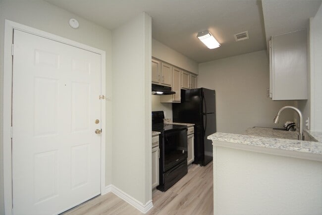 Building Photo - 13151 Walden Rd