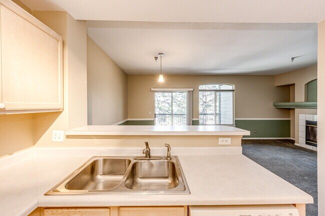 Building Photo - 2575 S Syracuse Way