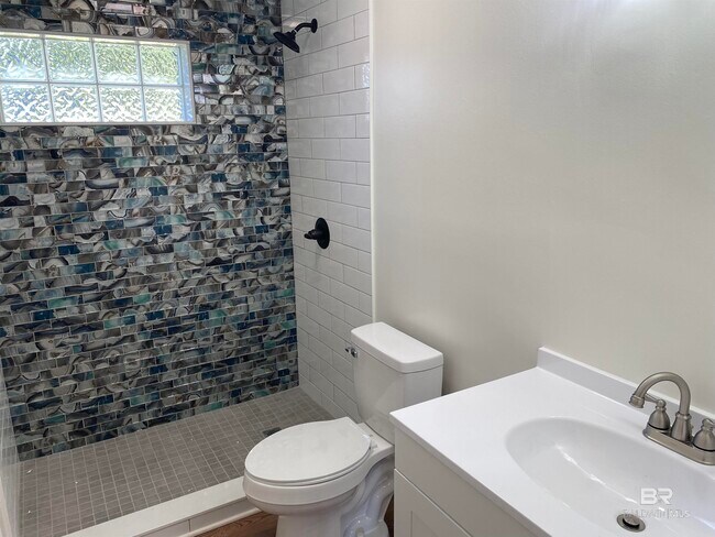 Building Photo - 20095 Dotson St