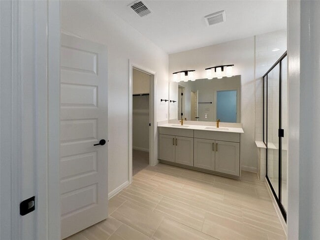 Building Photo - 2725 Woodall Dr