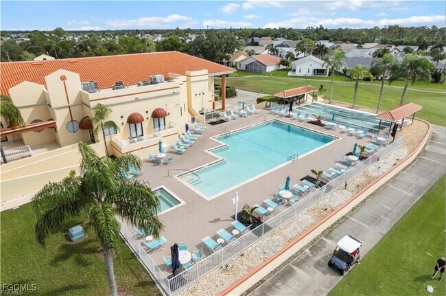 Building Photo - 3282 Sabal Springs Blvd