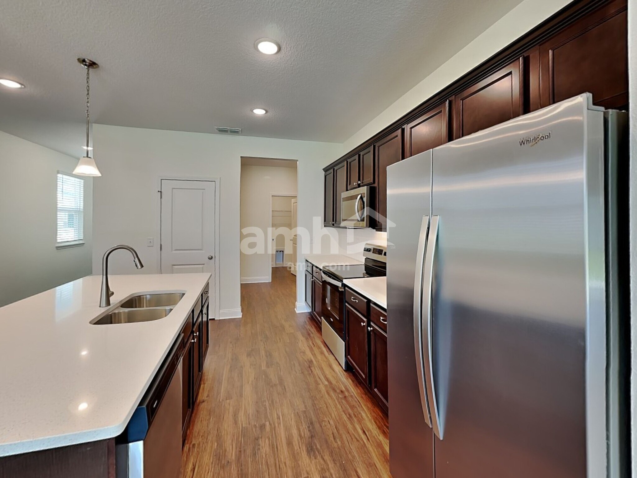 Building Photo - 33 Elcano Ln