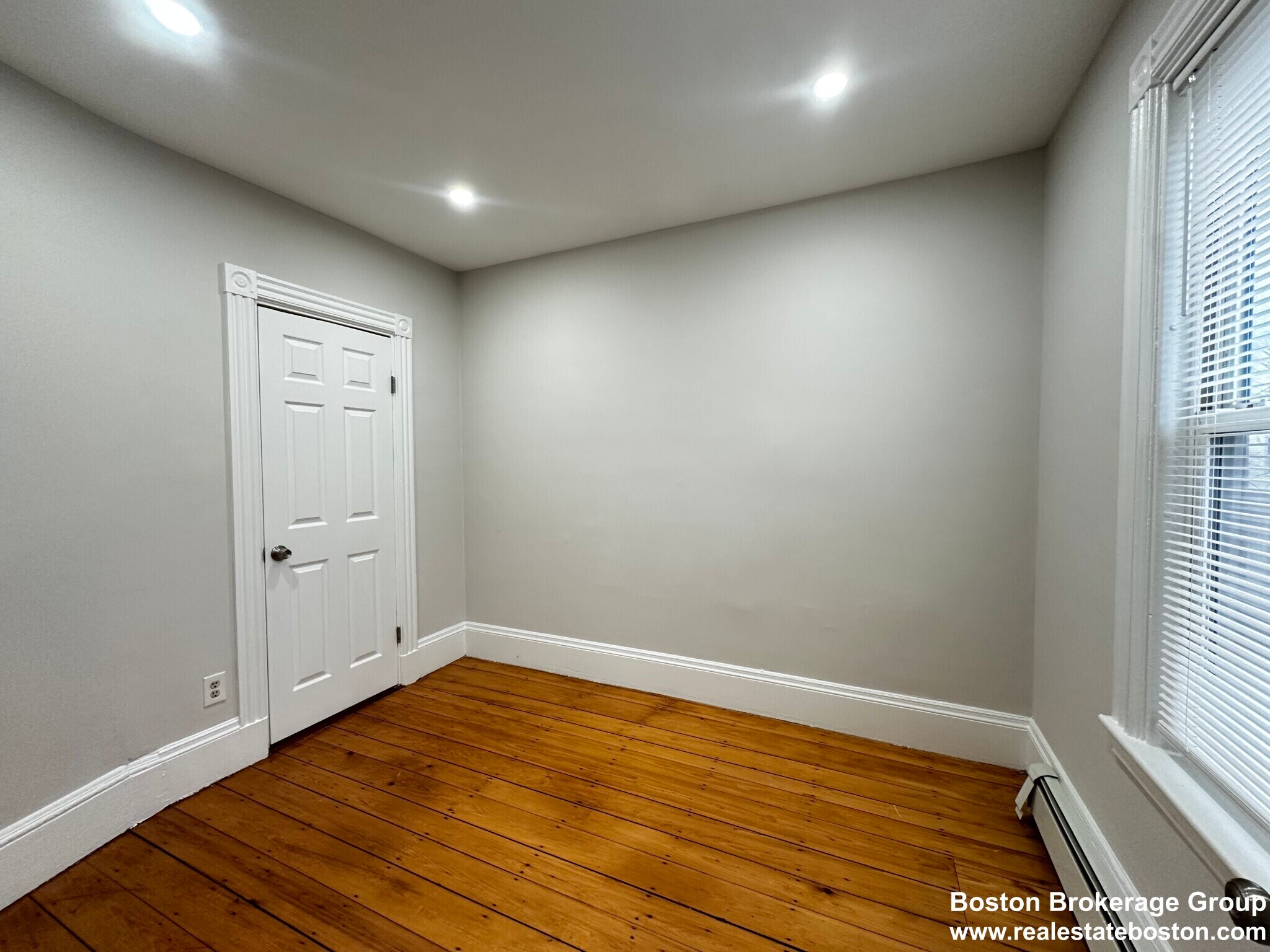 Building Photo - 22 Howell St