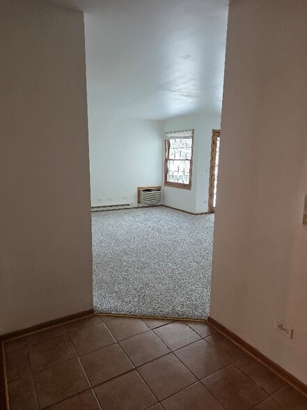 Building Photo - 531 Leah Ln