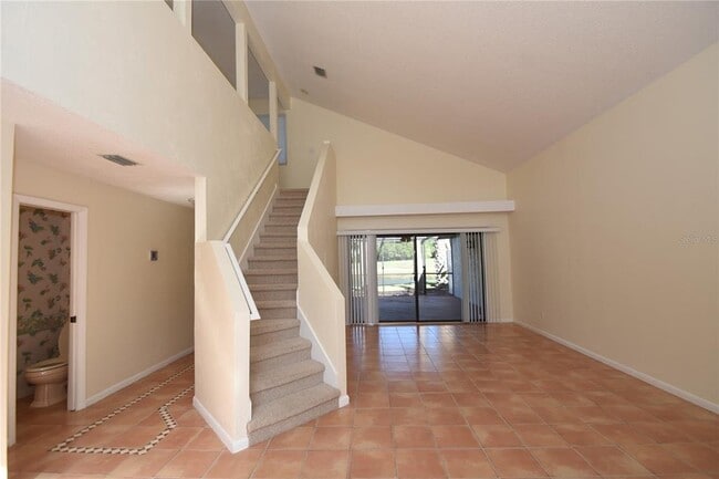 Building Photo - 74 Lake Forest Pl