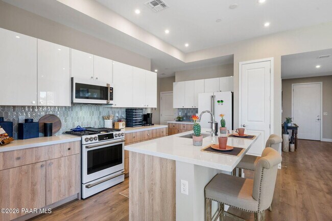 Building Photo - 1340 Rockwood Dr