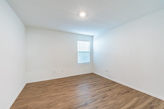 Building Photo - 322 Arnage Dr