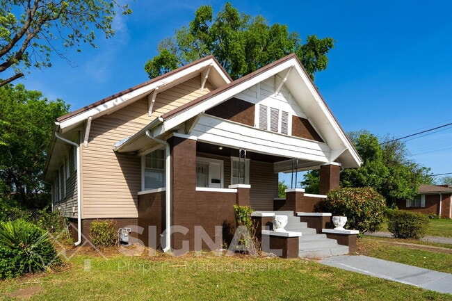 Building Photo - 512 1st St N