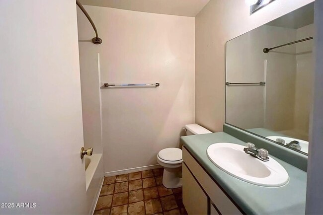 Building Photo - 9615 E Lakeshore Dr