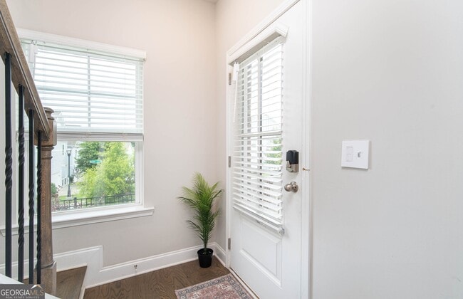 Building Photo - 831 Corsiglia Farm